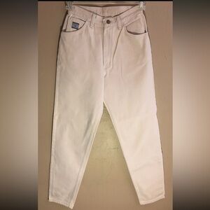 Vintage Wrangler Mom Jeans High Rise Waist/Tapered leg Off-white denim 8x32